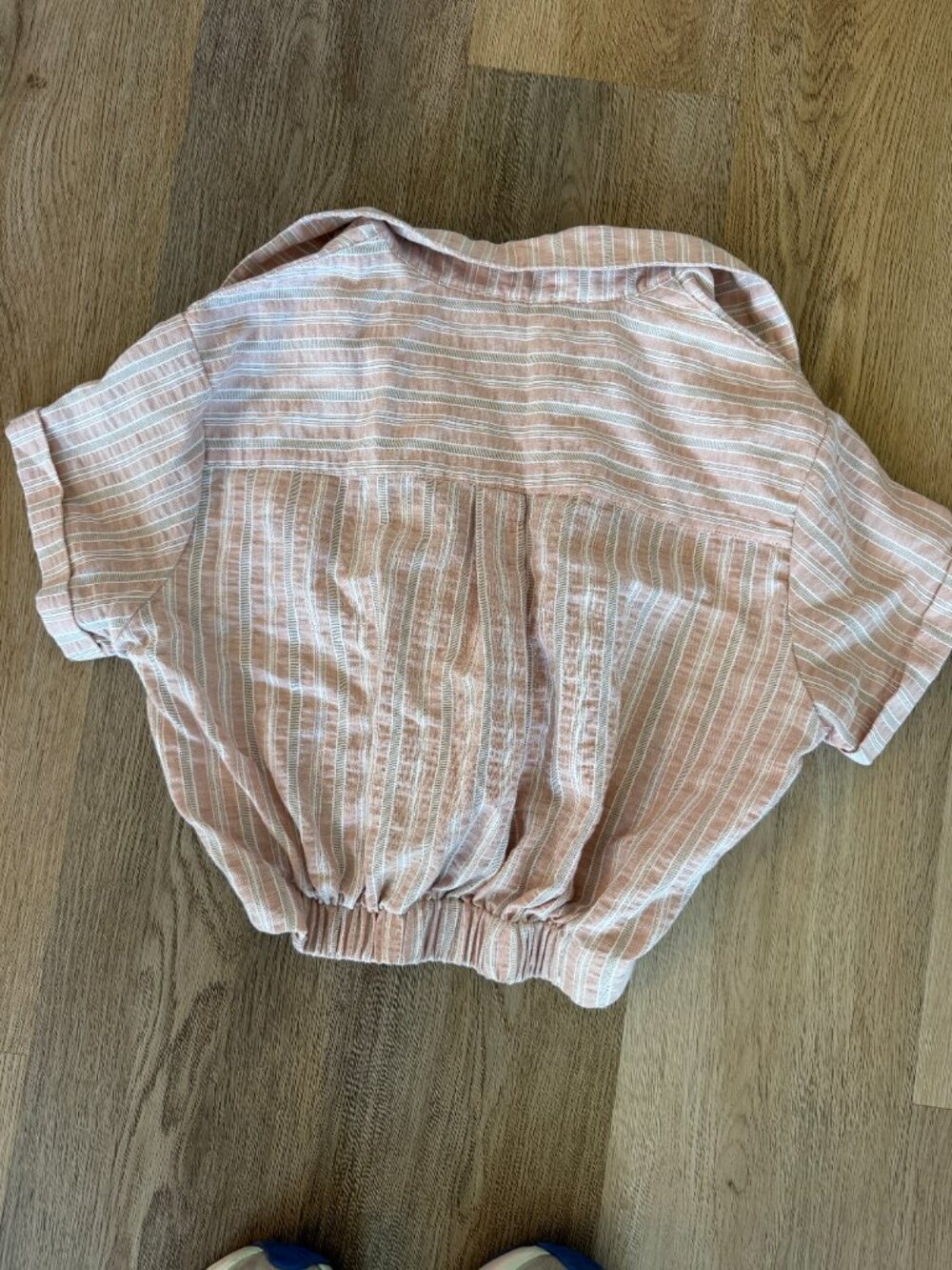 Style Rack Cropped Collard Blouse - Size Small - Picture 3 of 3